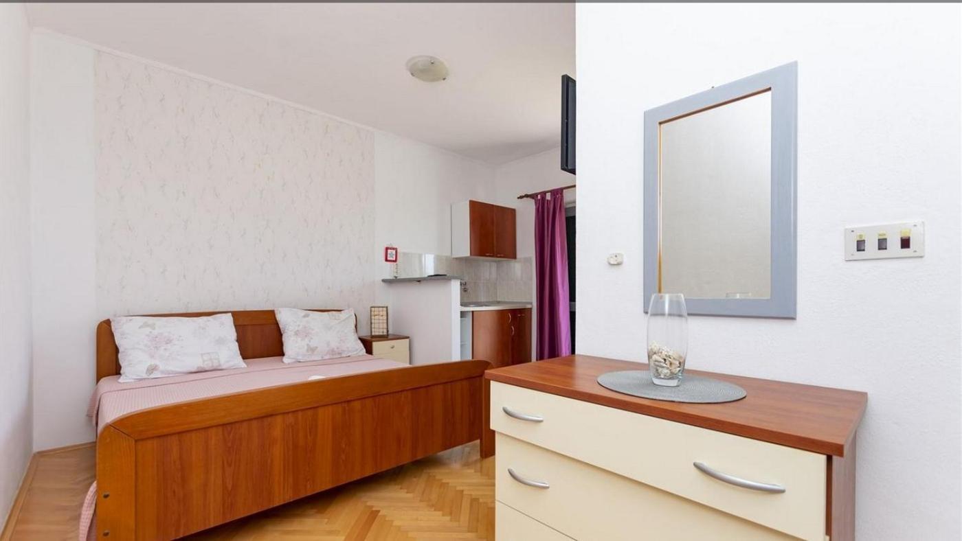 Apartments By The Sea Lokva Rogoznica, Omis - 18638 Bilik gambar